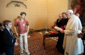 Pope Francis blessed Carlo Acuis statue for orphanage in Egypt